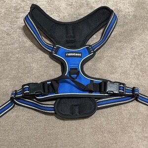 Rabbit goo Blue Dog Harness, size medium, NWOT.